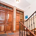 Hostal Las Cortes