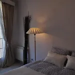 Cuatro Camino Apartment With Elevator