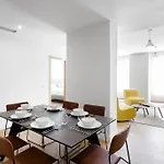 Home Art Apartments