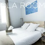 Hola Rooms