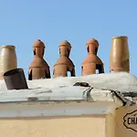Charming Argensola Center