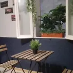 Grupo Rh - Hostel