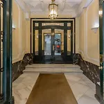Luxury Golden Apartment Next To Gran Via!
