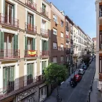 Flaring New Apartment Next To Gran Via By Batuecas