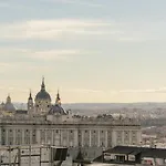 Charming Plaza De Espana