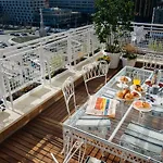 Apartamento de 300 m² en Distrito Salamanca, con 5 habitación(es) y 4 baño(s) privado(s)