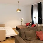 Bonito apartamento cerca de la Plaza Mayor (C/Segovia 10)