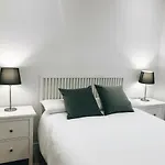Apartamento recién reformado en avenida Reina Victoria