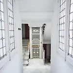 Leeways Apartment III In Alcala 99