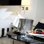 Hotel Maydrit Airport