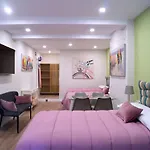 Moncloa Room Apartments