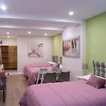Moncloa Room Apartments