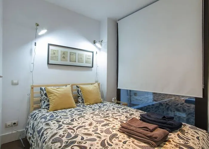 Moderno Apartamento en Malasaña Centro. SVFD by Batuecas