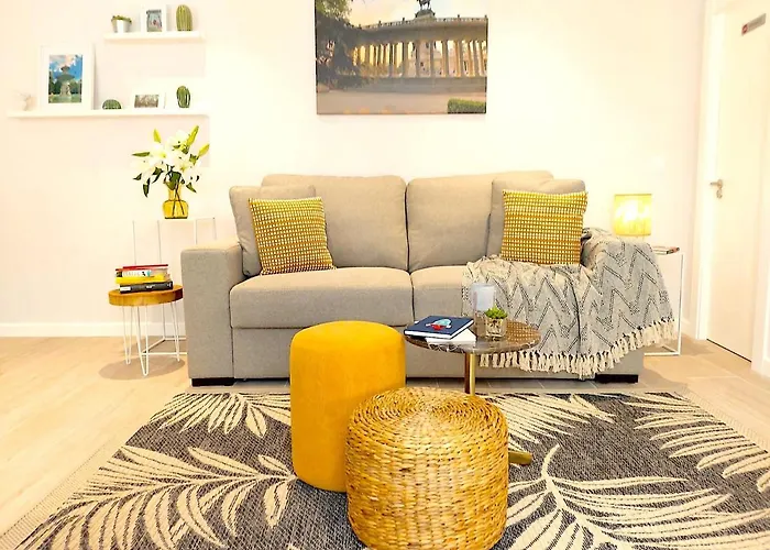 Apartamento Nuevo y Reformado al lado de la Gran Vía Madrileña