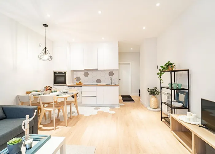 Edsam Madrid Apartments White