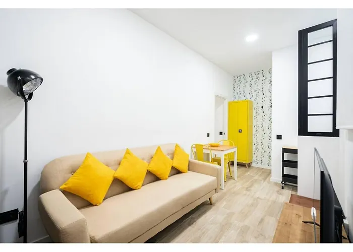 Apartamento amarillo en Atocha