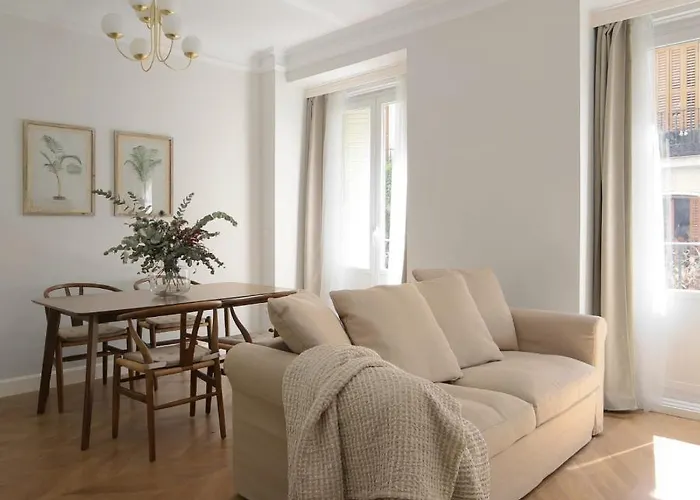 Deluxe Apartment Near Gran Via