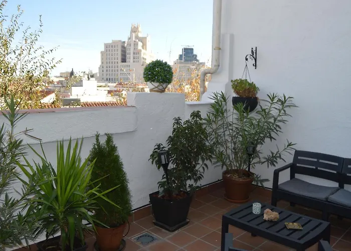 Estrena luminoso ático con terraza en pleno centro