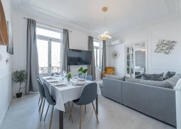 Penthouse Deluxe Granvia, By Monaro