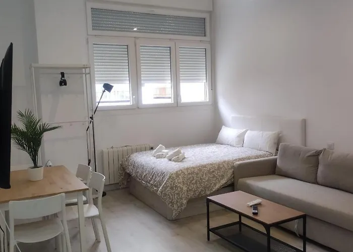 Lopez De Hoyos Apartments