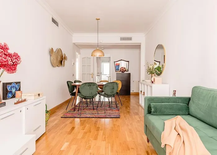 Beautiful Flat With Pool In The Center-S-Marc