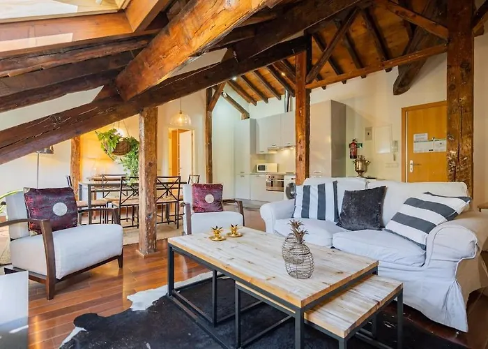 Calm And Bright Apartment, Center La Latina D.Alb