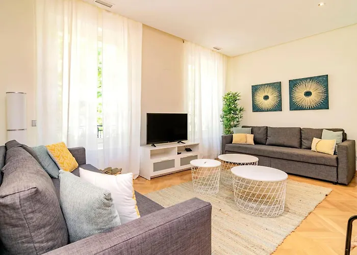 Velazquez Suites