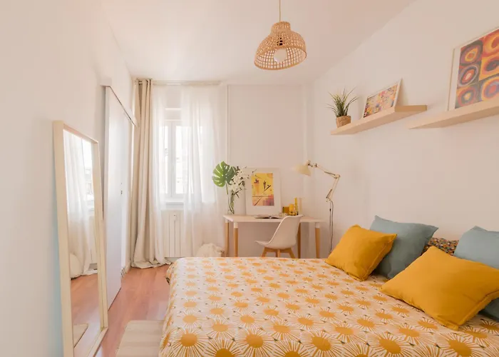 Bright And Cheerful Room With Modern Comforts And Private Bathroom