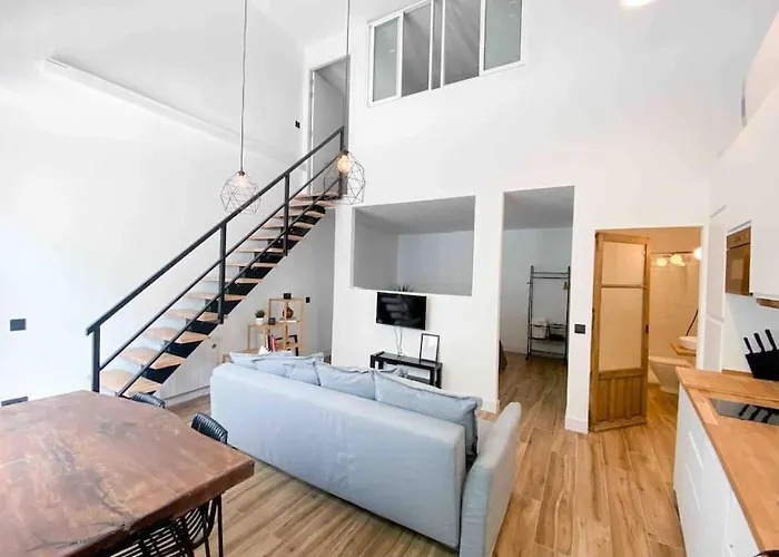 Modern And Cozy Flat In La Latina - 2 Double Beds