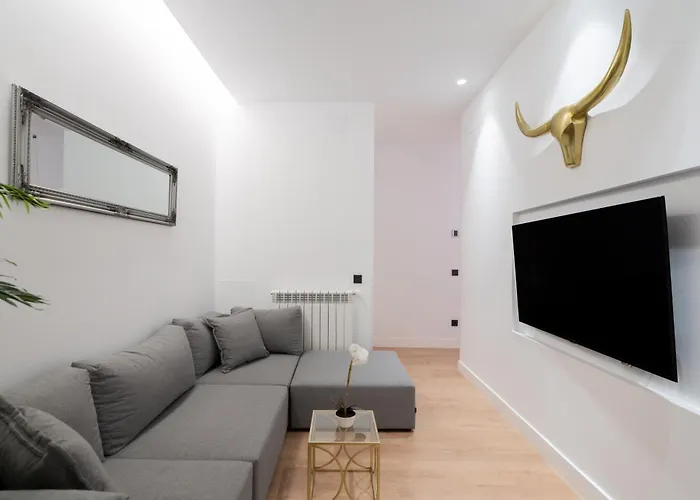 Chueca Hortaleza 12Pax 5 Bedrooms 5 Baths