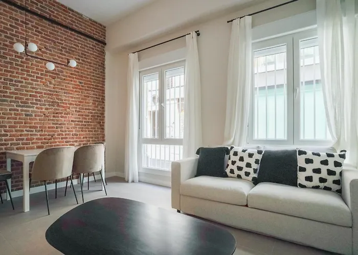 Modern Apartment-2Bedrooms 1Bath-Cuatro Caminos