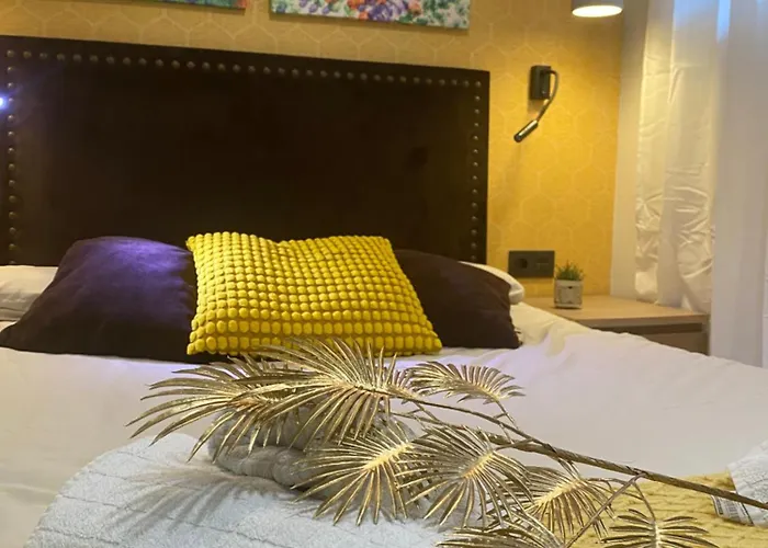 Studio, Cerca De El Rastro De Madrid