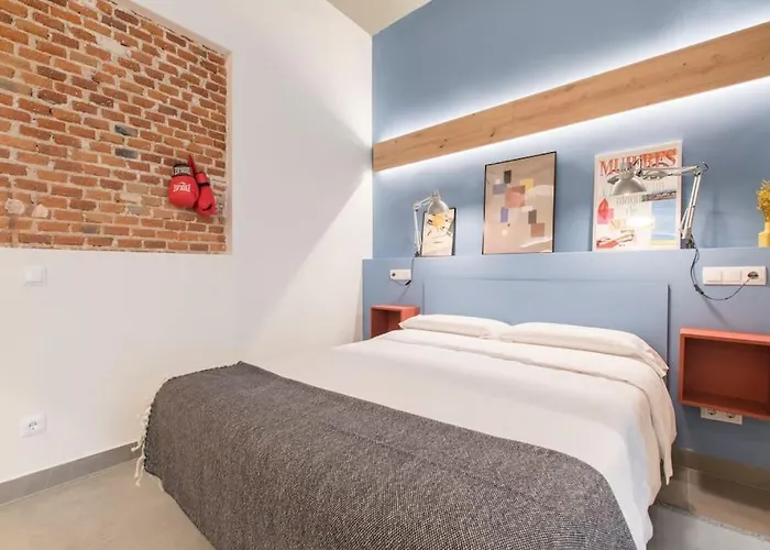 Urban Chic Apartment At Great Location In Madrid