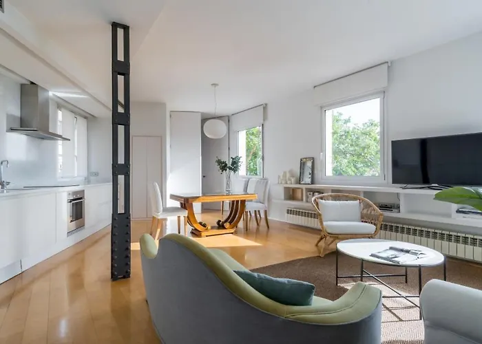 Bright And Stylish - 2Bedroom 1Bathroom - Chamberi