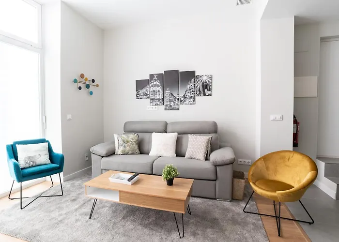 Bright And Airy 2 Bedroom Apartment In Madrid