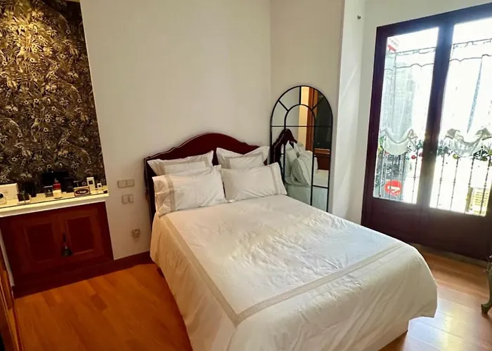 Habitacion Privada Con Balcones, Centro Madrid, Malasana