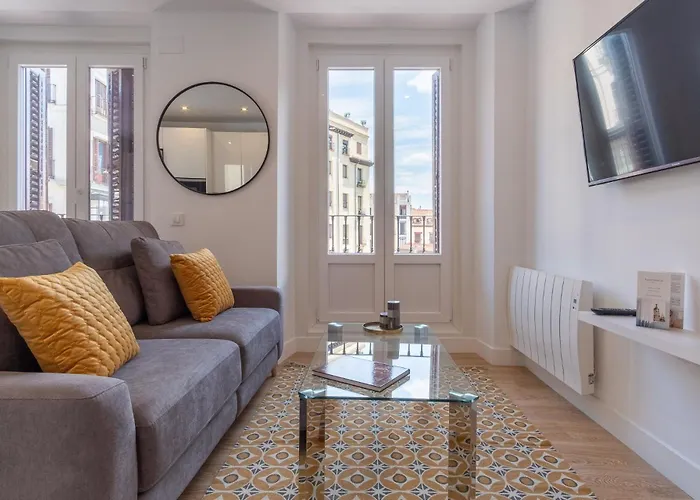 Charming Apartment For 4 Steps Away From Mercado De San Miguel , Calle Mayor IV