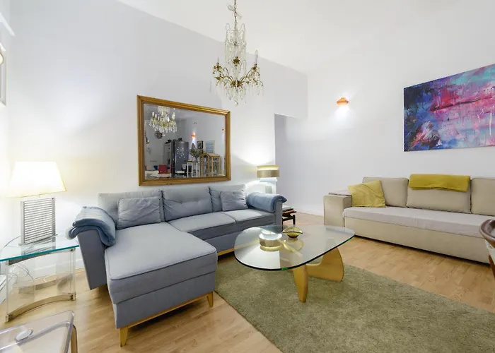 Gran Via-Sol Spacious Apartment 3 Bedrooms & 2 Wcs