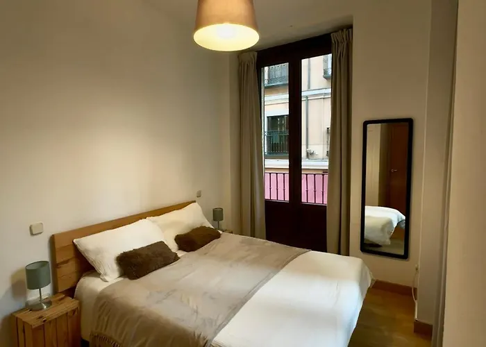Madrid Room Sol Center