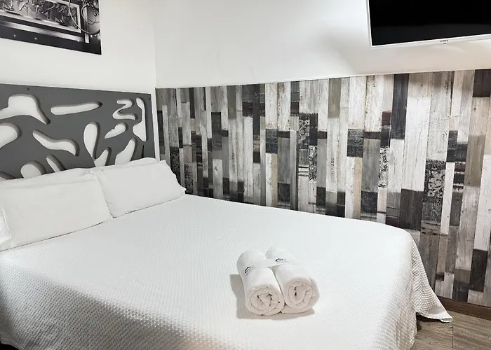 Apartamentos Day Madrid BEATAS Centro Gran Via Sol Malasaña