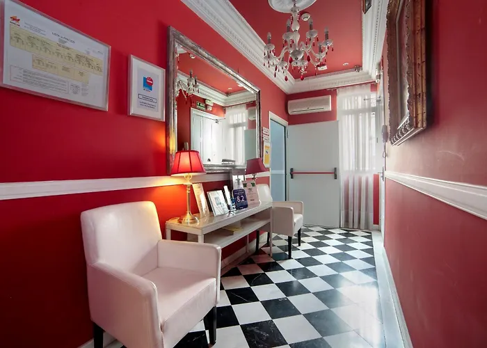 Hostal Adria Santa Ana
