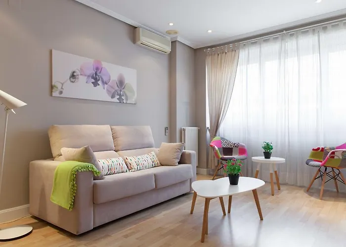 For You Rentals AvenidaAmerica apartment AVA24