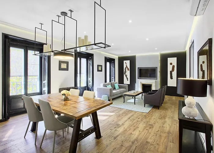 Serrano Golden Mile, by Presidence Rentals