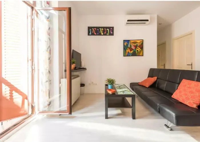 Cozy Apartment For Couples In The Heart Of Madrid