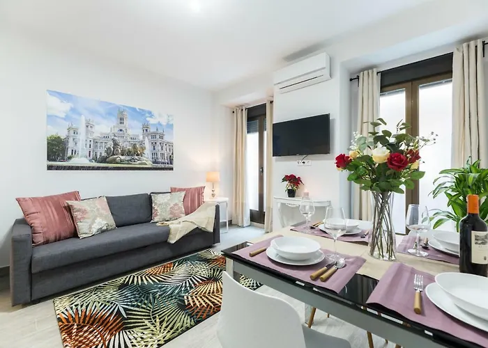 Plaza de Cibeles Apartment