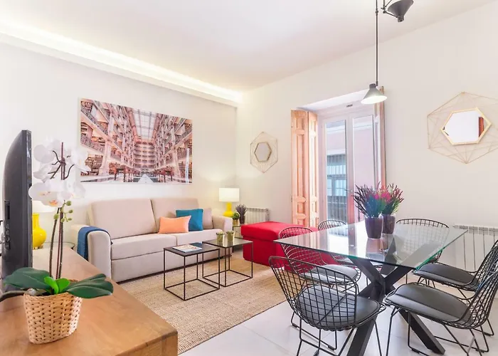 Friendly Rentals Patio Madrid