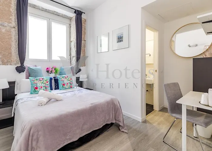 Ayz Juan De Mena - Auto Check-In Property