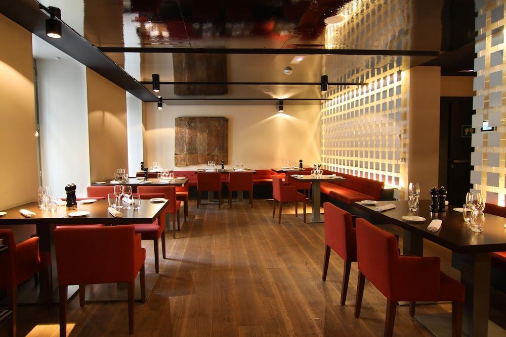 Radisson Blu Hotel, Prado 4*