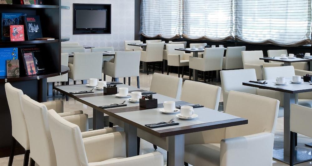 Nh Ribera Del Manzanares Hotel