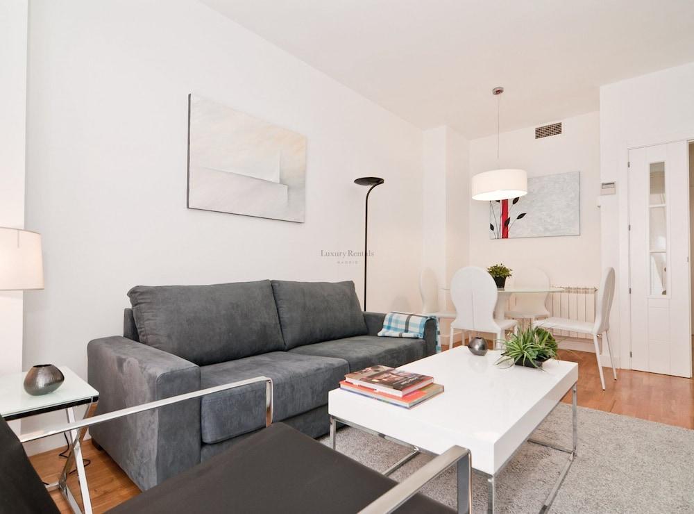 Estudio Plaza Mayor Apartment *